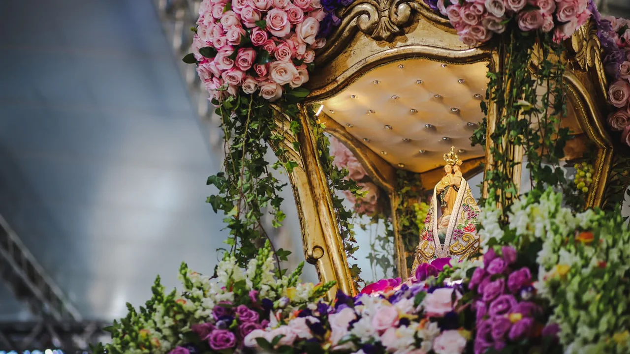Santuário do Rocio recebe devotos de todo Brasil para celebrar festa da Padroeira do Paraná