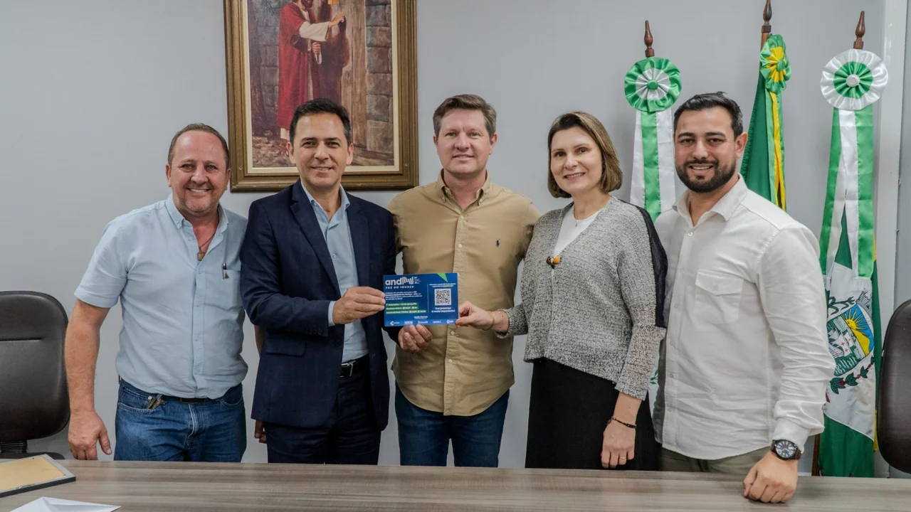 Prefeito de Paranaguá recebe presidente do Detran-PR e anuncia investimentos no trânsito e Programa Poupa Tempo