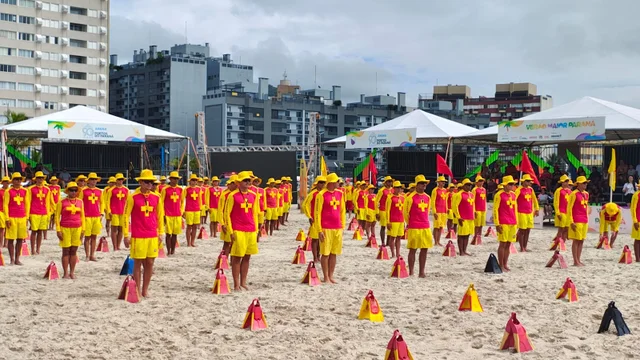 Formatura de 84 novos Guarda-Vidas na arena Verão Maior em Caiobá