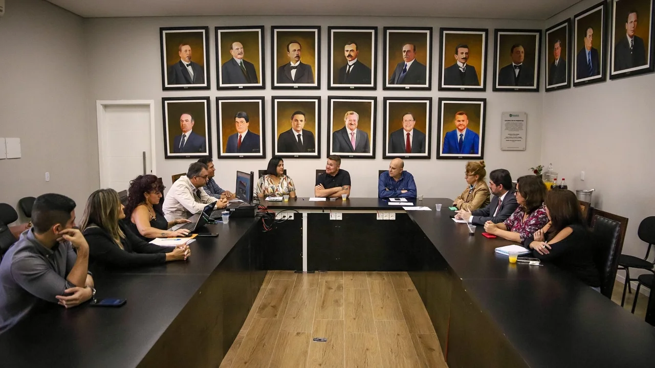 Prefeitos do litoral se reúnem para debater a contratação de profissionais de saúde
