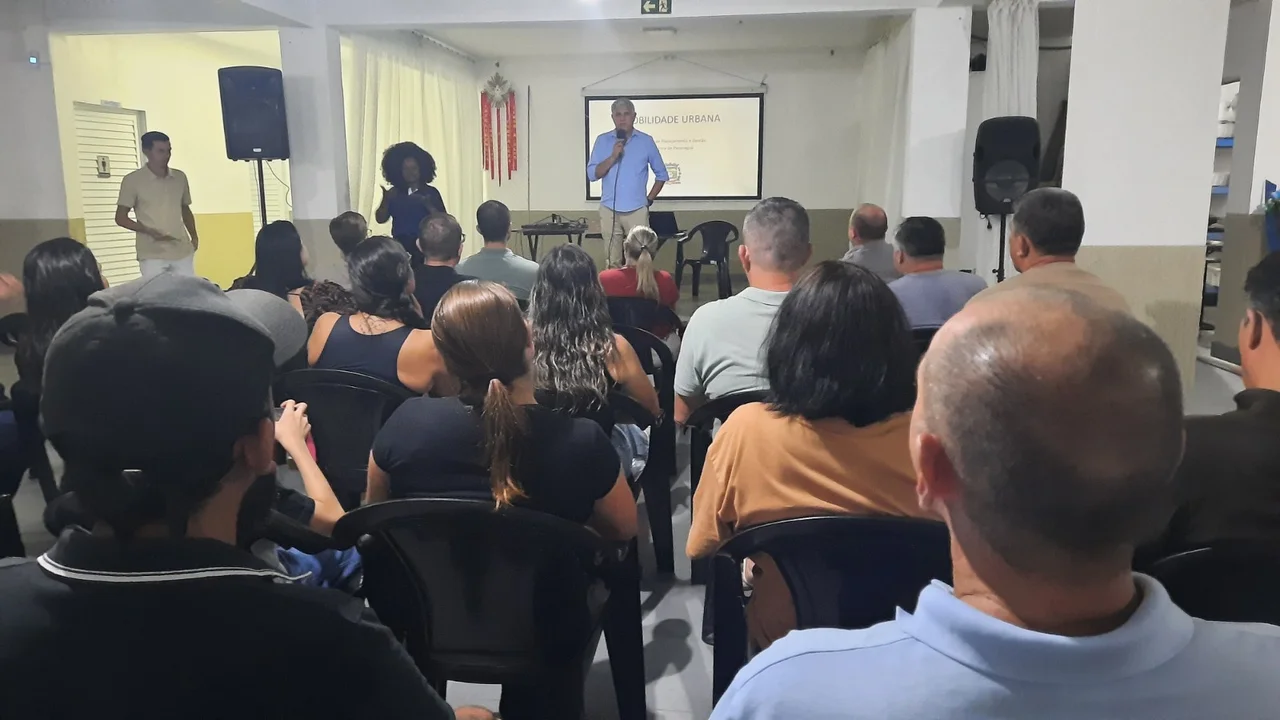 Palestra sobre mobilidade urbana reúne moradores e autoridades na Ilha dos Valadares