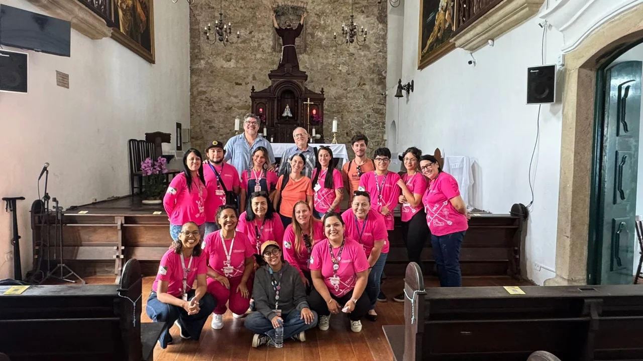 Escola de Formação de Turismo realiza  visita guiada em igreja tombada