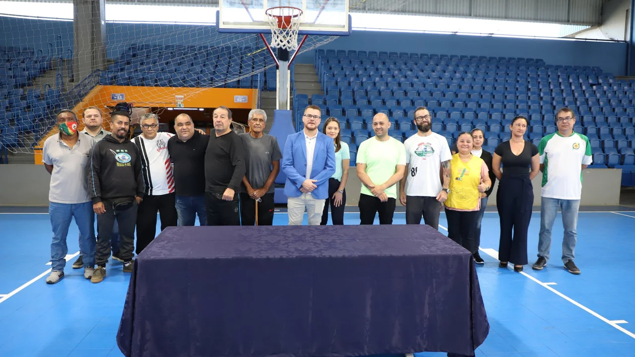 Prefeitura de Paranaguá e Secretaria de Esportes firmam parceria com mais 11 projetos esportivos