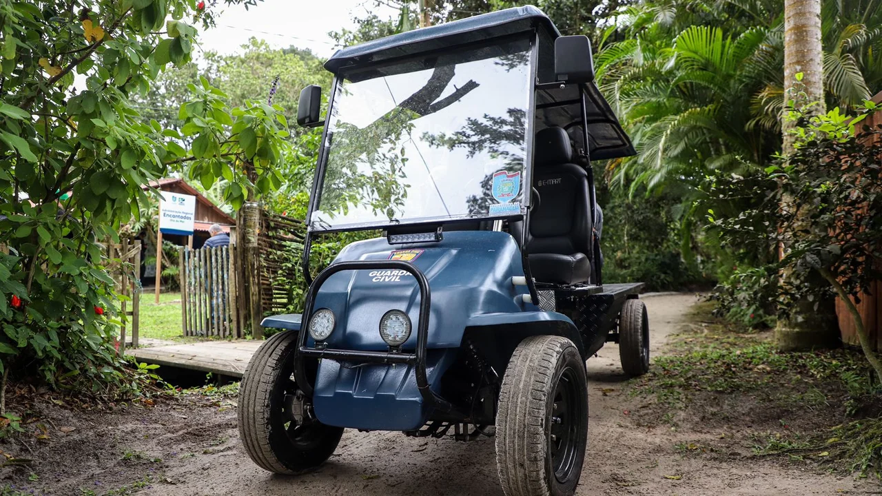 Paranaguá 374 anos: Guarda Civil recebe carros elétricos para melhorar segurança na Ilha do Mel