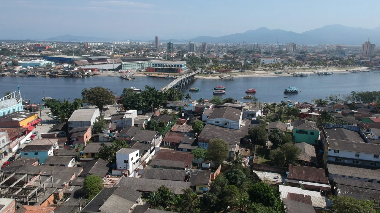 Prefeitura inicia visitas a moradores para regularização fundiária da Ilha dos Valadares
