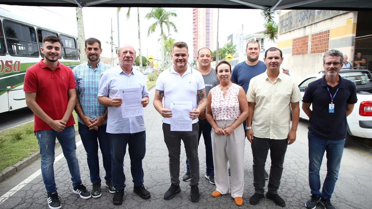 Avenida Santa Rita e rua Manoel Pereira recebem novo asfalto
