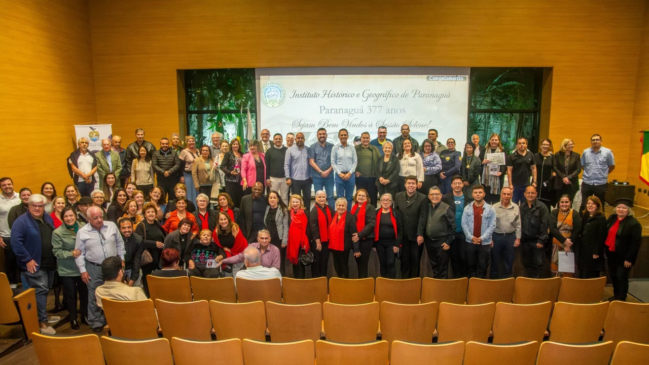 Sessão Solene do IHGP homenageia os 377 anos de Paranaguá com destaque à contribuição das mulheres na cultura