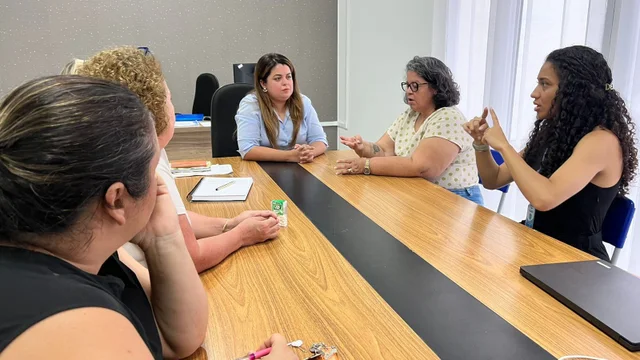Secretarias de Inclusão e de Educação firmam parceria para melhor atender a população