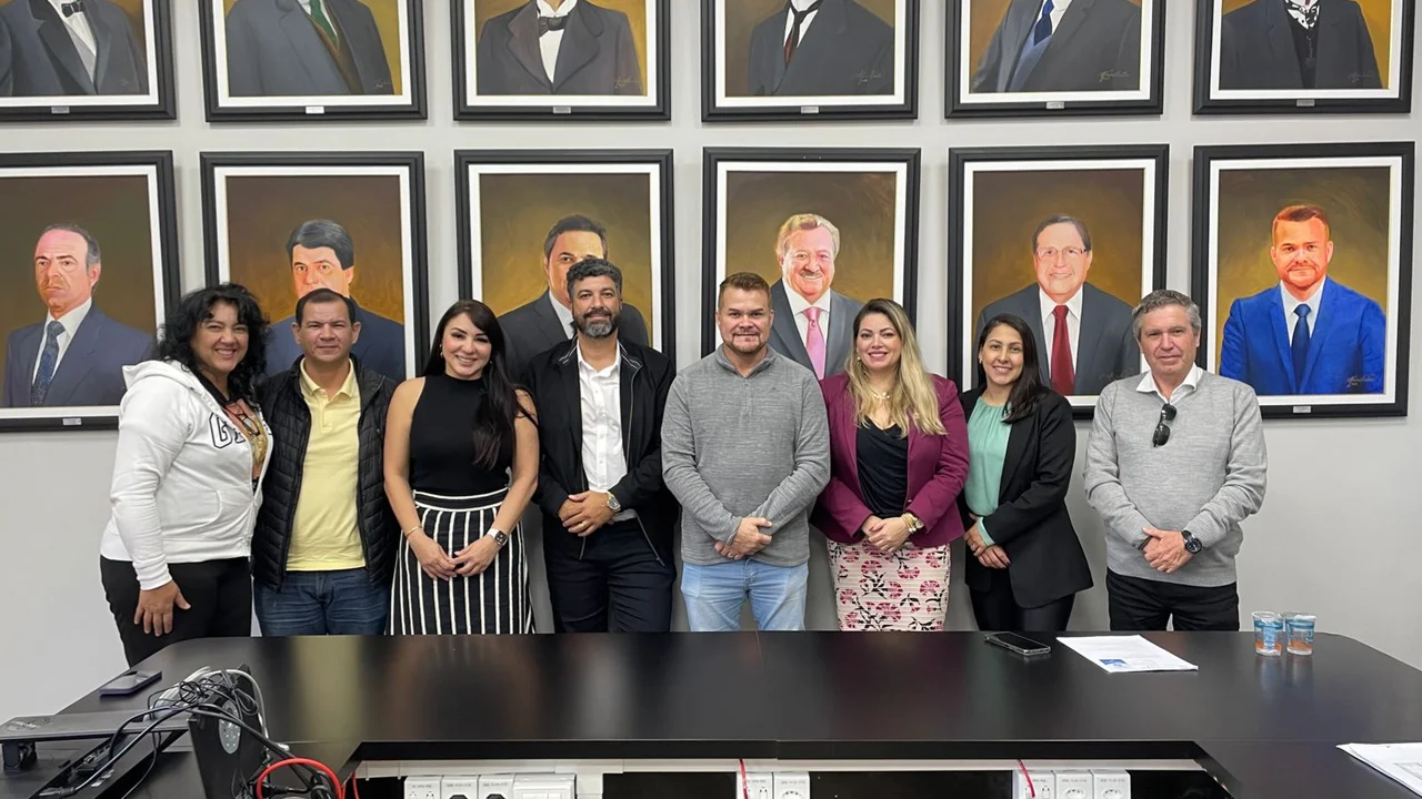Prefeito Marcelo Roque recebe comitiva da cidade paulista de Monte Mor