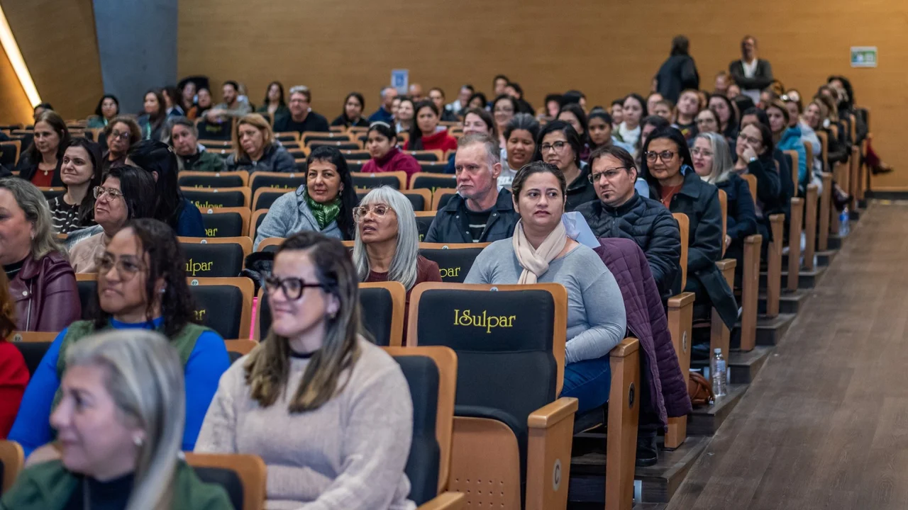 Prefeitura de Paranaguá fortalece formação de educadores com experiência da melhor rede pública de ensino do Brasil