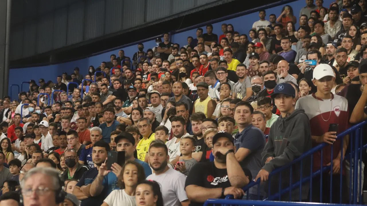 Copa Mundo do Futsal: Primeiro dia de competição reuniu centenas de torcedores na Arena Albertina Salmon