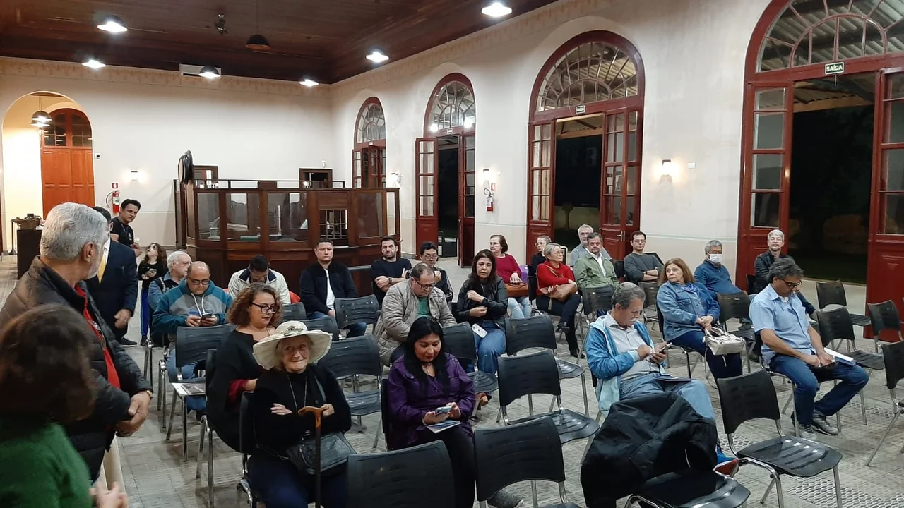 Oficina “Diálogos” aconteceu nesta quarta-feira