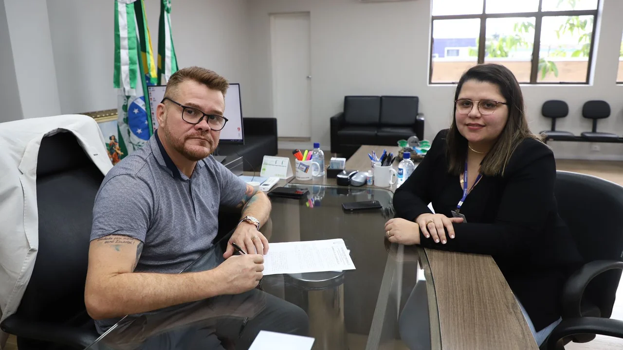 Prefeito paga piso nacional aos Agentes Comunitários de Saúde de Paranaguá