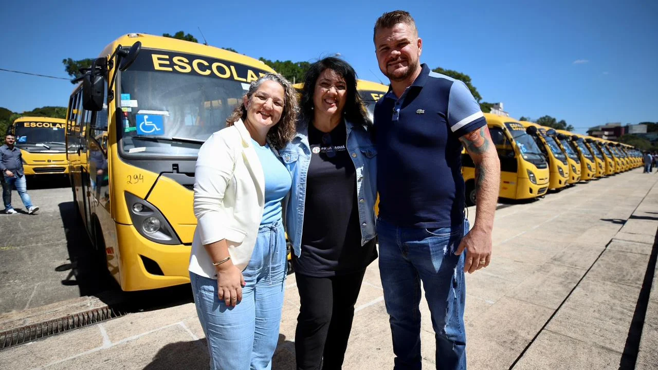 Paranaguá recebe novos sete ônibus escolares