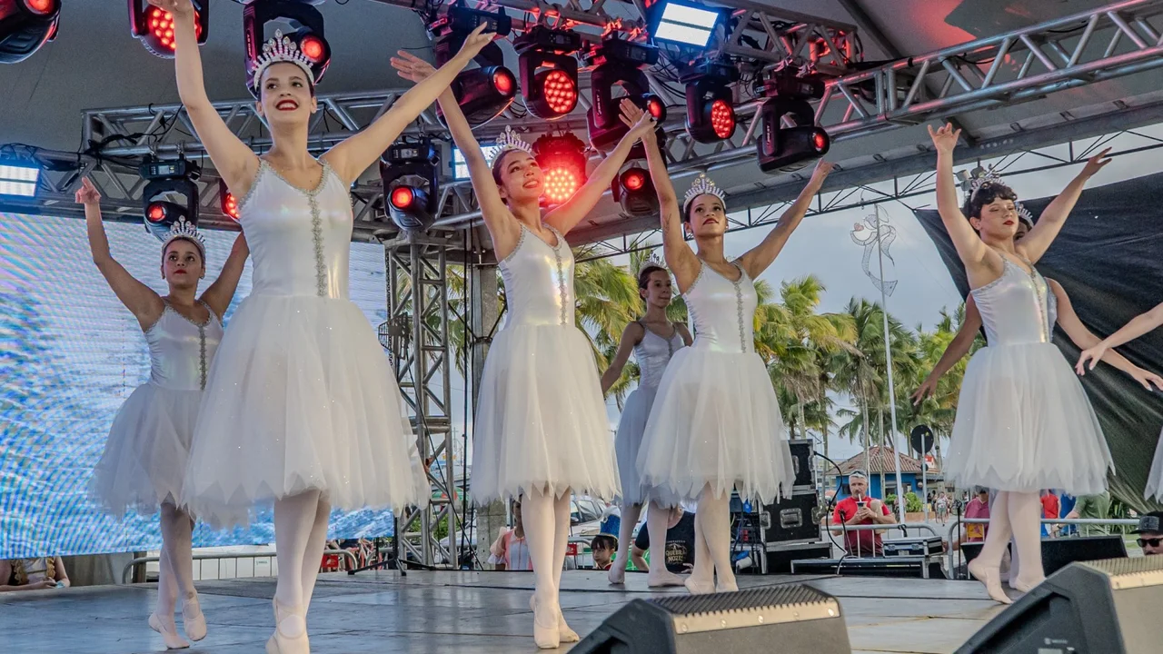 Ballet “A Quebra-Nozes” emociona público no Natal para Todos em Paranaguá