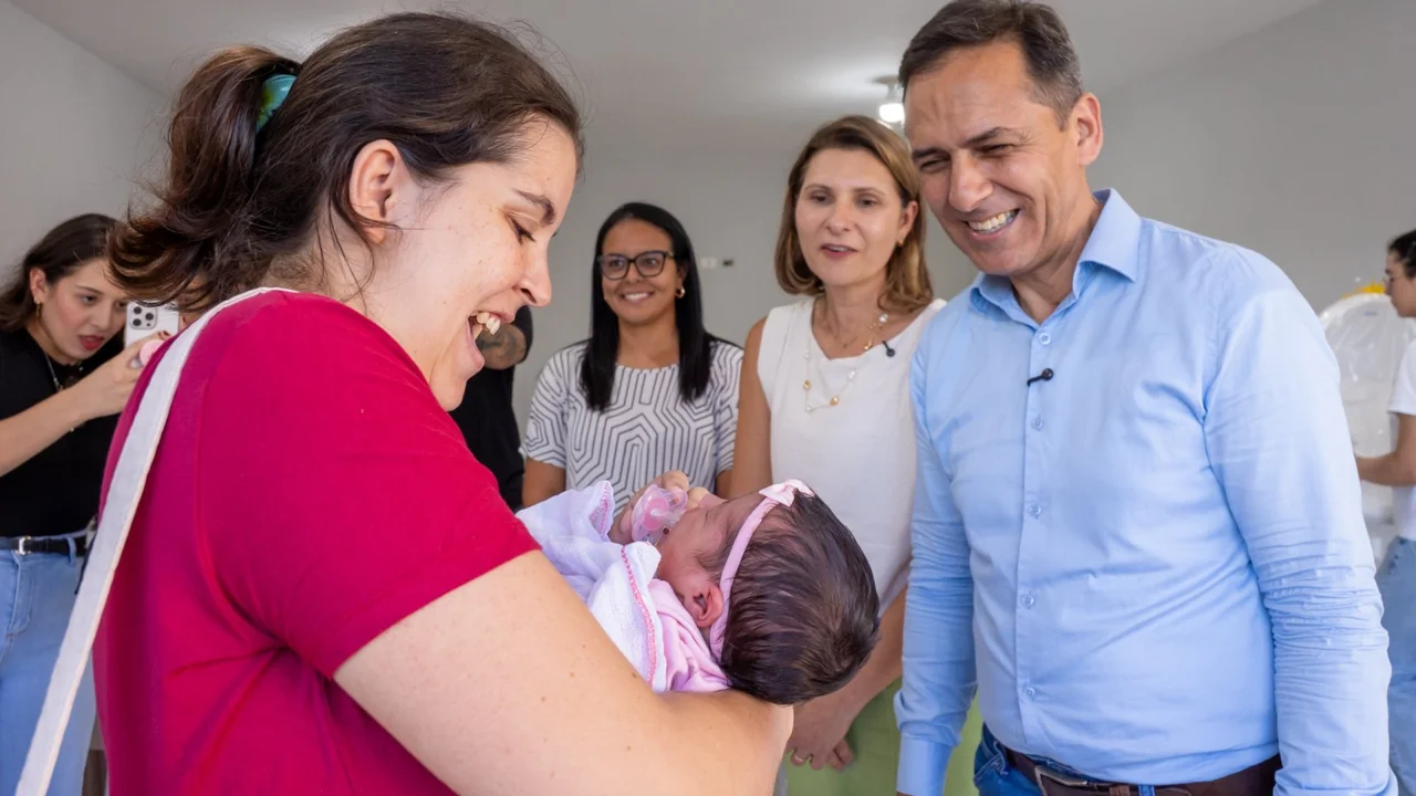 Paranaguá amplia proteção à primeira infância com entrega de kits natalidade a famílias atendidas pela assistência social