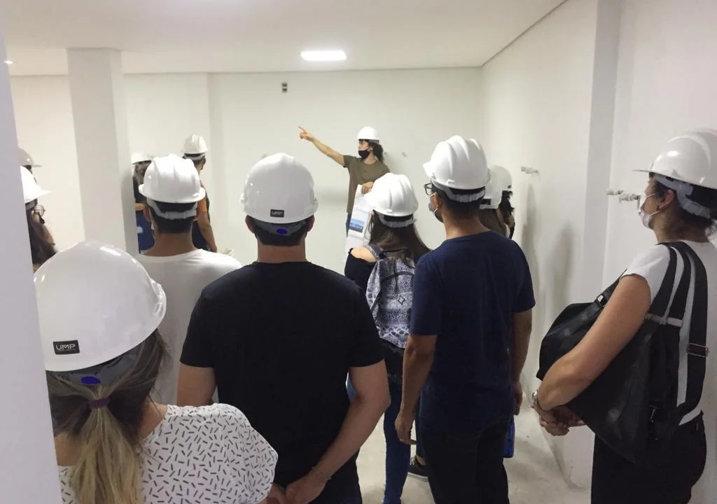 Acadêmicos de Arquitetura conhecem obras na UPA de Paranaguá