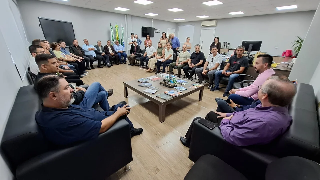 Prefeito Adriano Ramos sanciona Lei que isenta igrejas de taxas municipais