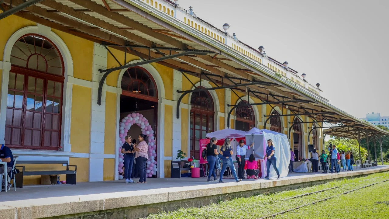 Mães são homenageadas na Estação Ferroviária
