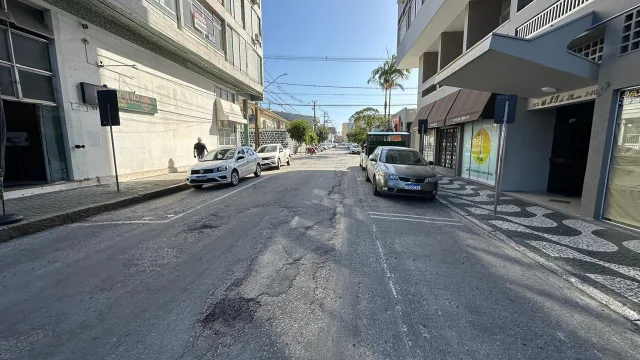 Prefeitura de Paranaguá anuncia recuperação do pavimento na Rua Faria Sobrinho a partir de segunda-feira (24)