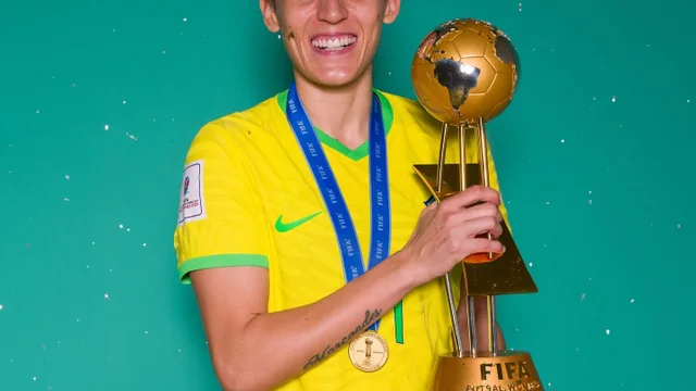 A parnanguara Emilly brilha no palco mundial e Brasil conquista a primeira Copa do Mundo Feminina de Futsal