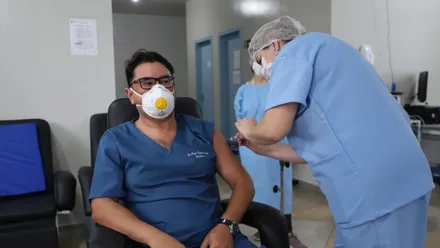 Hospital de Campanha recebe doses da vacina contra a Covid-19