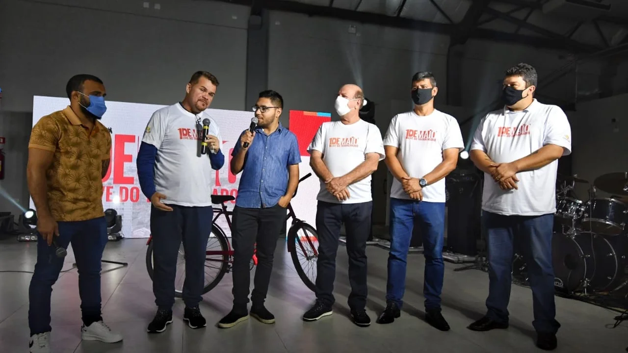 Live do Trabalhador: com mais de 6 horas de duração, transmissão arrecada alimentos e reúne artistas parnanguaras