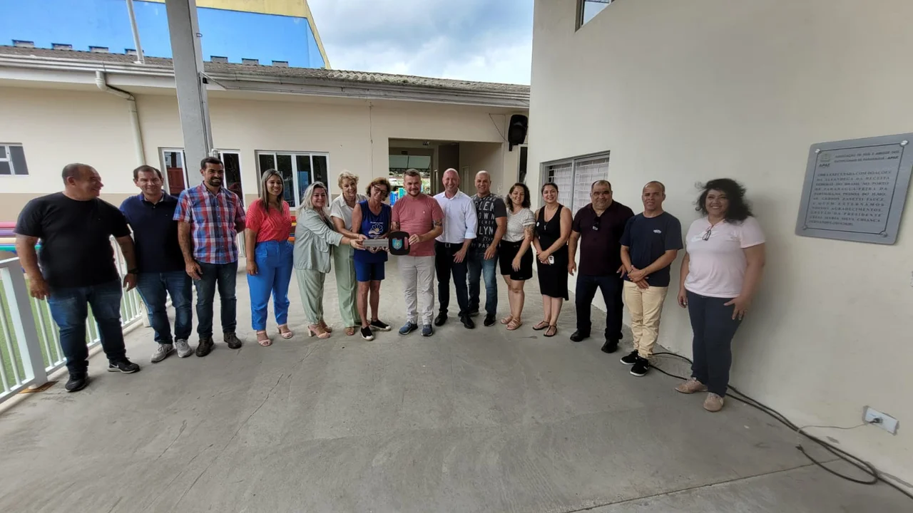 Prefeitura garante contrapartida financeira e Apae ganha novo veículo