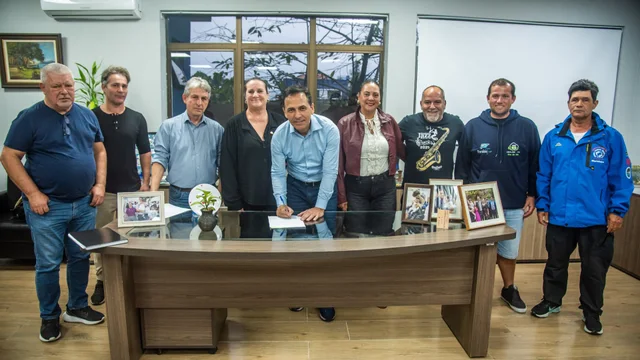 Ilha do Mel tem demandas debatidas em reunião com representantes da comunidade e Poder Público