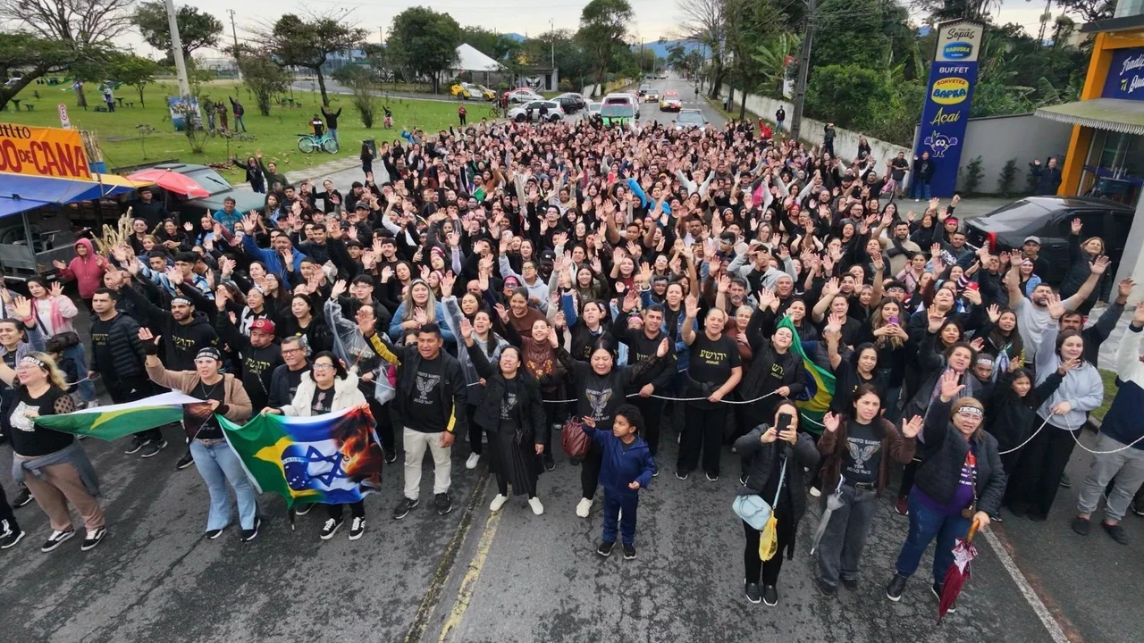 18ª Marcha para Jesus reúne milhares de fiéis e celebra união das igrejas evangélicas em Paranaguá