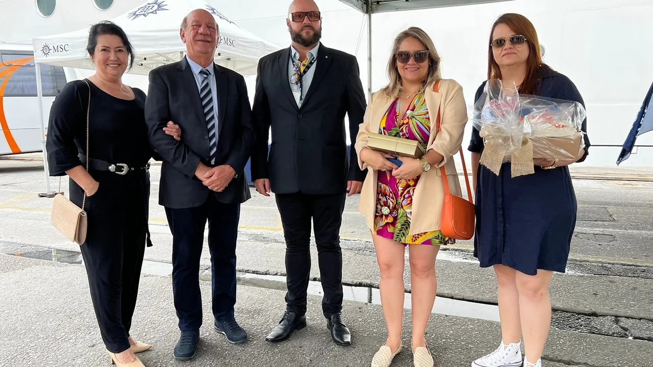 Navio da MSC atracou em Paranaguá com 2 mil turistas