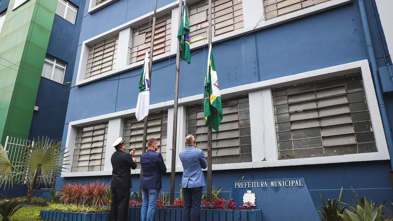 Solenidade de Hasteamento dos Pavilhões na Prefeitura encerra as comemorações alusivas a Semana da Pátria