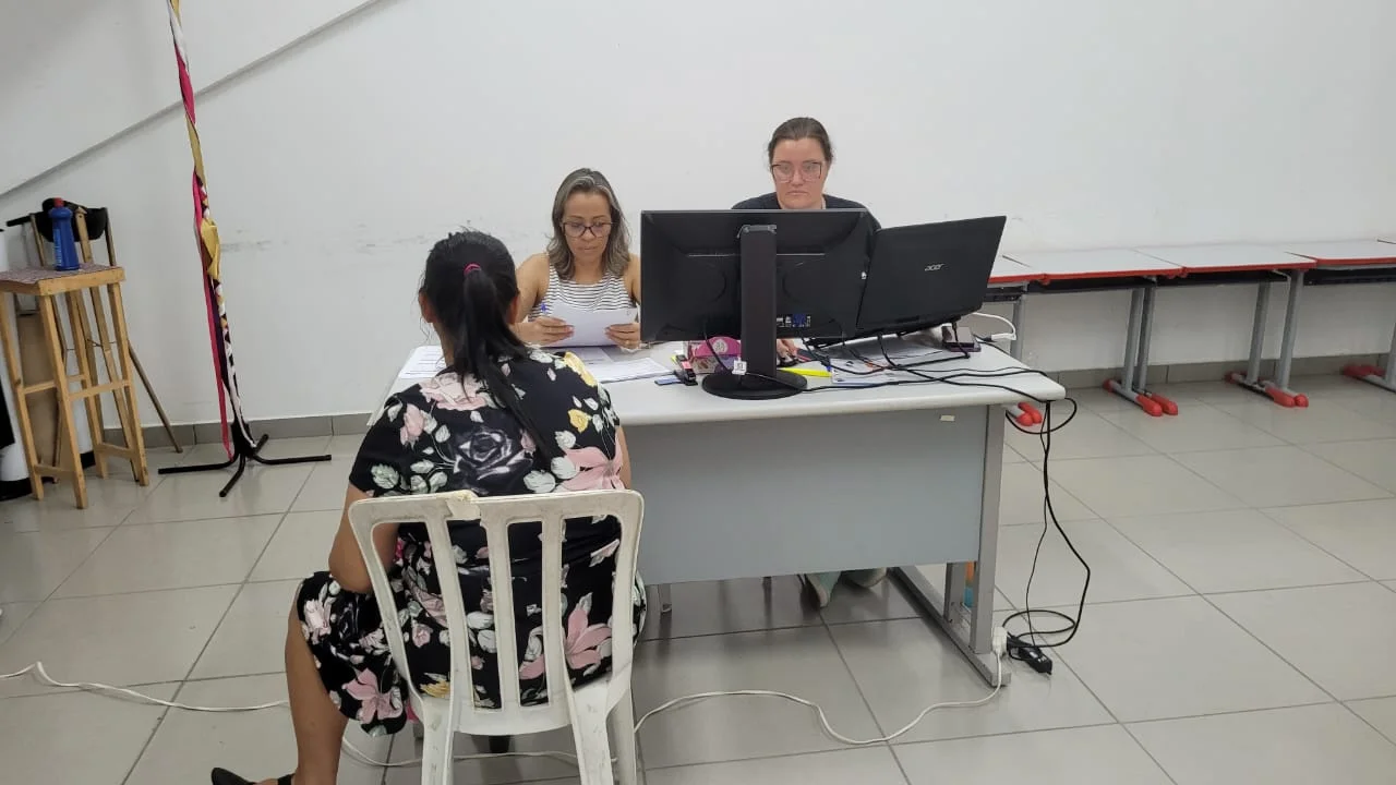 Matrículas para a educação infantil estão sendo realizadas na Arena Albertina Salmon