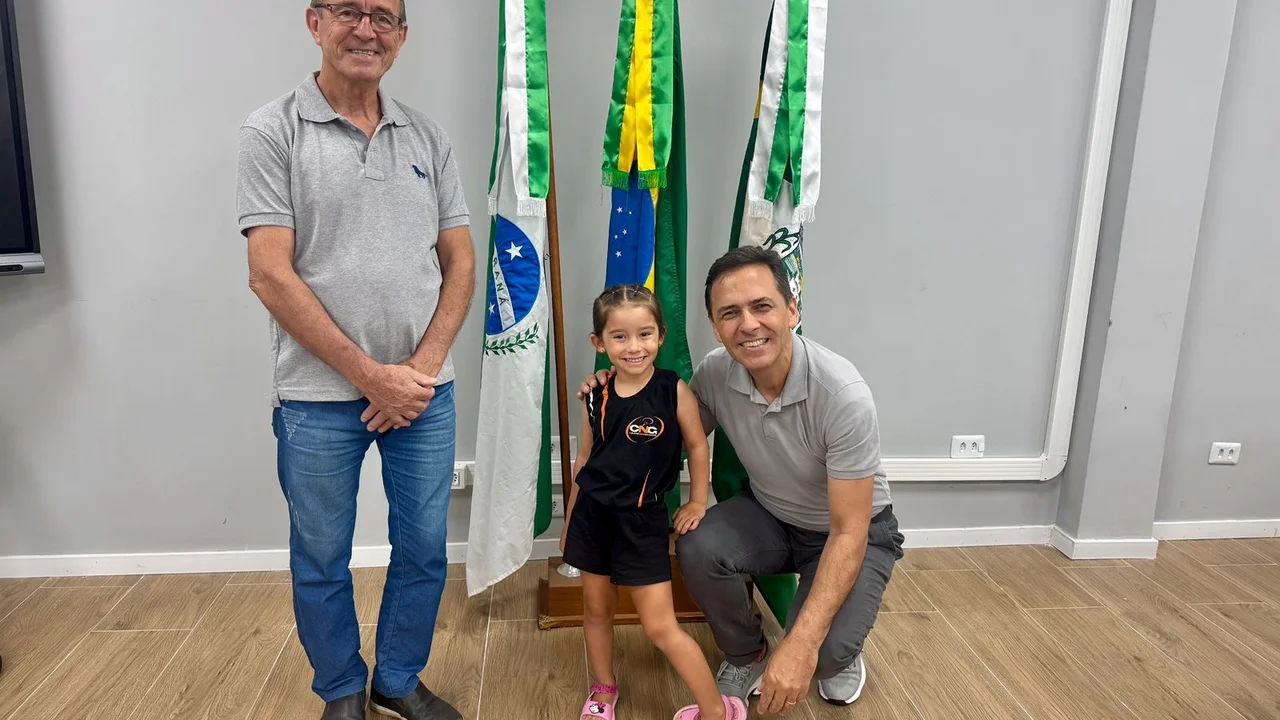 Nota Parnanguara: Prefeito Adriano Ramos recebe  o ganhador dos R$ 10 mil