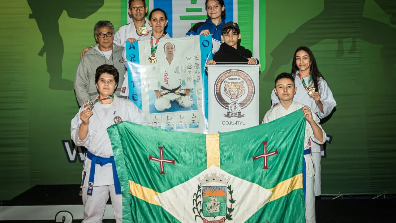 Parnanguaras conquistam 3 medalhas de ouro, 1 de bronze e prestam homenagem ao Sensei Aníbal durante a 3ª fase do 49º Campeonato Paranaense de Karatê