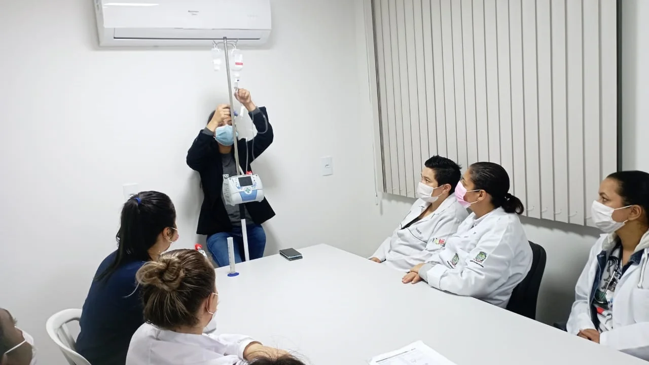 Equipes da UPA realizam treinamento para manejo de bombas de infusão contínua