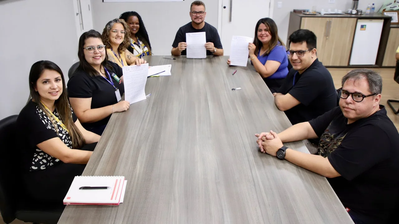 Prefeito sanciona leis municipais
