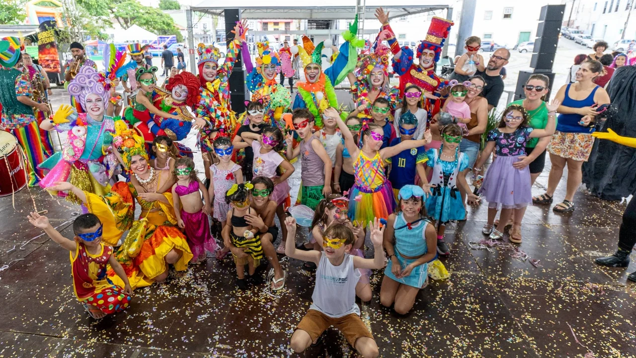 Bailinho Infantil Batucadinha é sucesso no Carnaval de Paranaguá