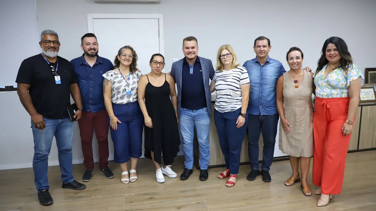 Paranaguá honra com o reajuste de 14,95% do Piso Nacional do Magistério