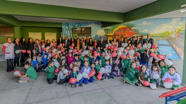 Delegação de Awaji visita Escola Takeshi Oishi em celebração aos 40 anos de amizade com Paranaguá