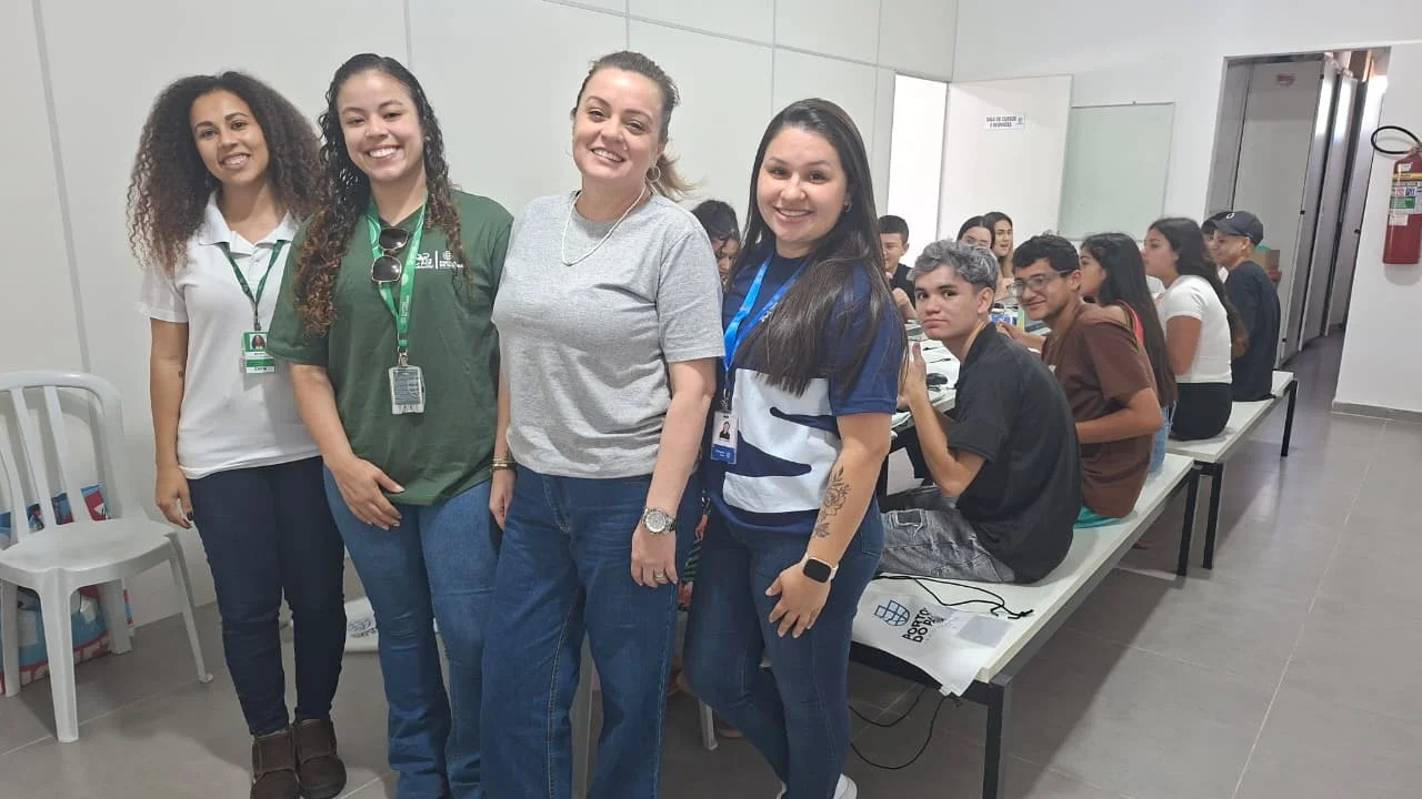Curso gratuito de Informática Básica capacita moradores da Ilha dos Valadares em parceria com o Porto de Paranaguá e o Senai