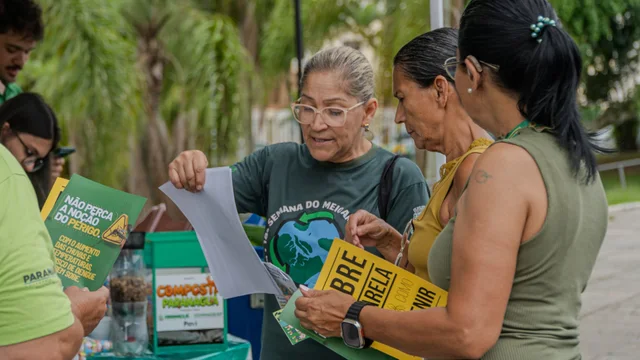 Campanha educativa mobiliza moradores contra a dengue e os cuidados com o descarte correto de resíduos