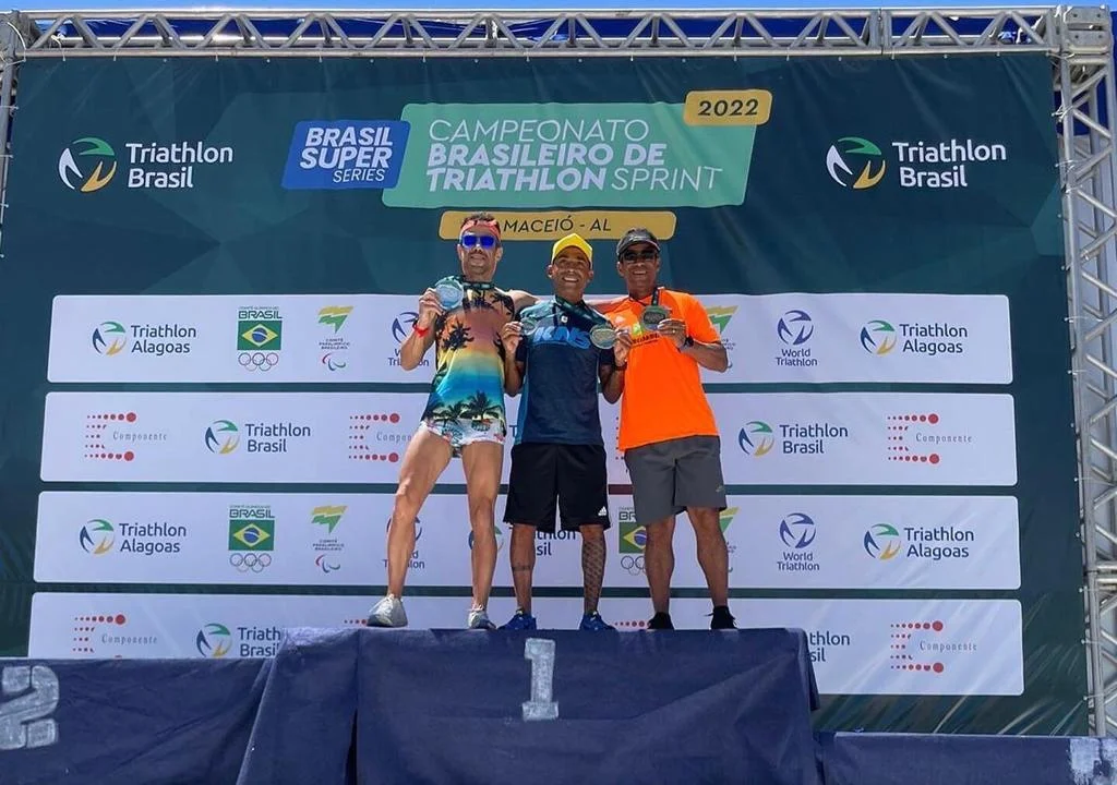 Atleta bolsista Sérgio Diniz conquista vice-campeonato durante a última etapa do Circuito Brasileiro de Sprint Triathlon