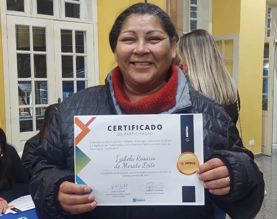 Secretaria Municipal do Trabalho entrega mais de 250 certificados de cursos profissionalizantes