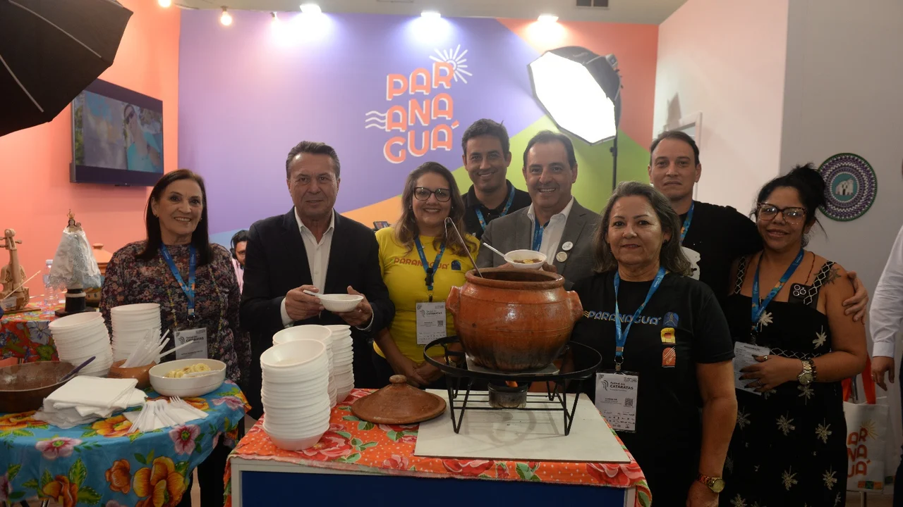 Paranaguá atrai visitantes em seu espaço na Feira de Turismo no Festival das Cataratas