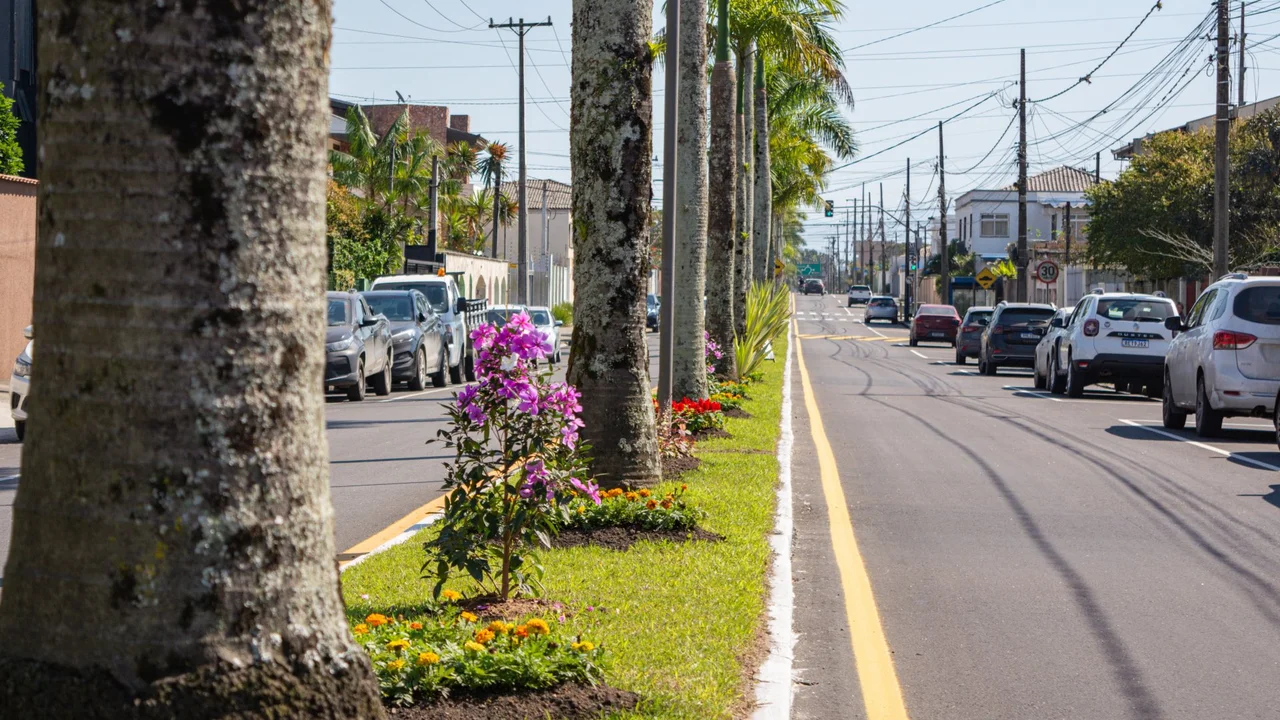 Prefeitura realiza a entrega da nova pavimentação e paisagismo da Avenida Santa Rita
