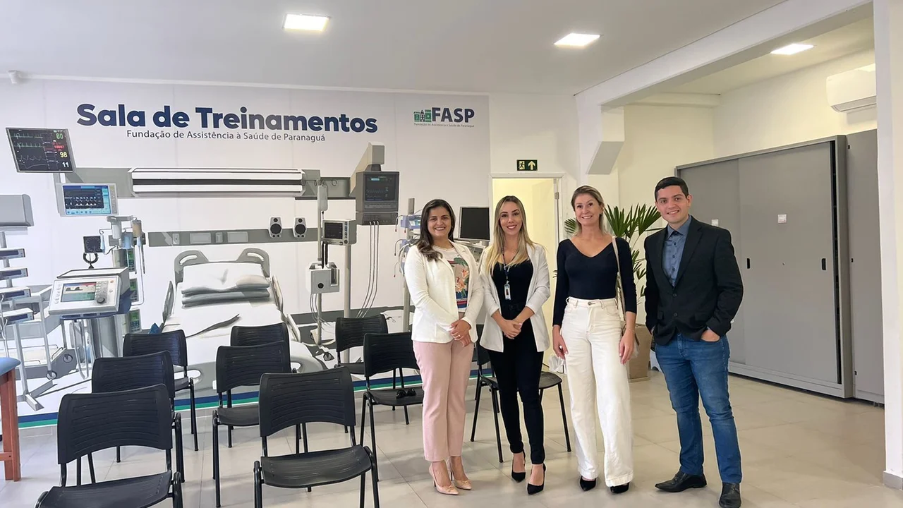 Representantes de Pontal do Paraná visitam a Fundação de Assistência à Saúde