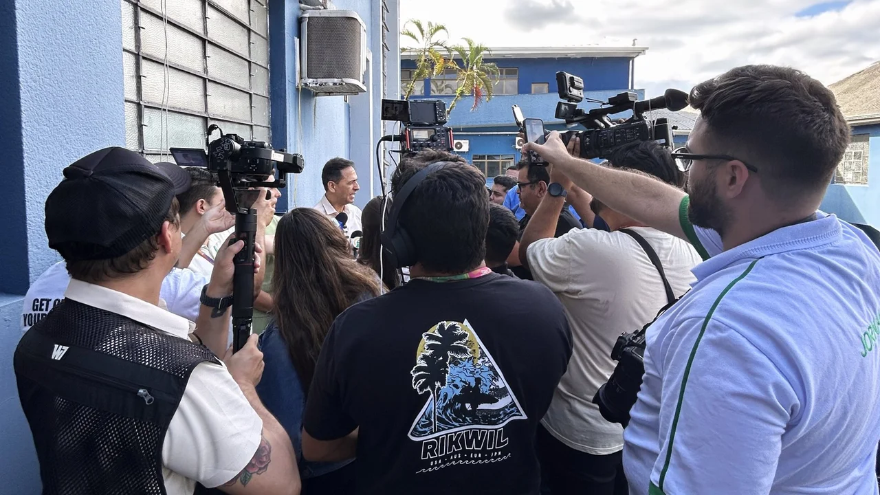 Vistoria revela péssimas condições do prédio da Prefeitura de Paranaguá