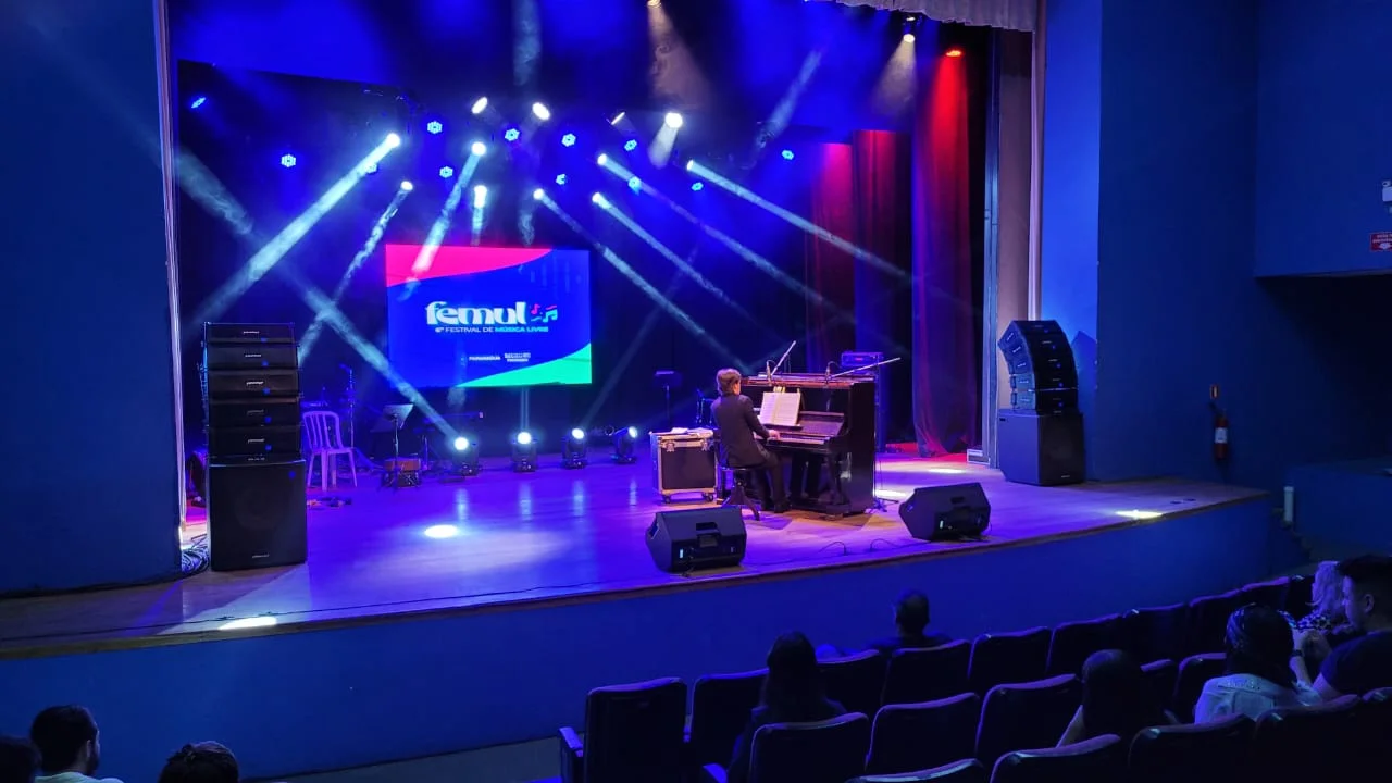 Solenidade de abertura do FEMUL movimentou o Teatro Rachel Costa