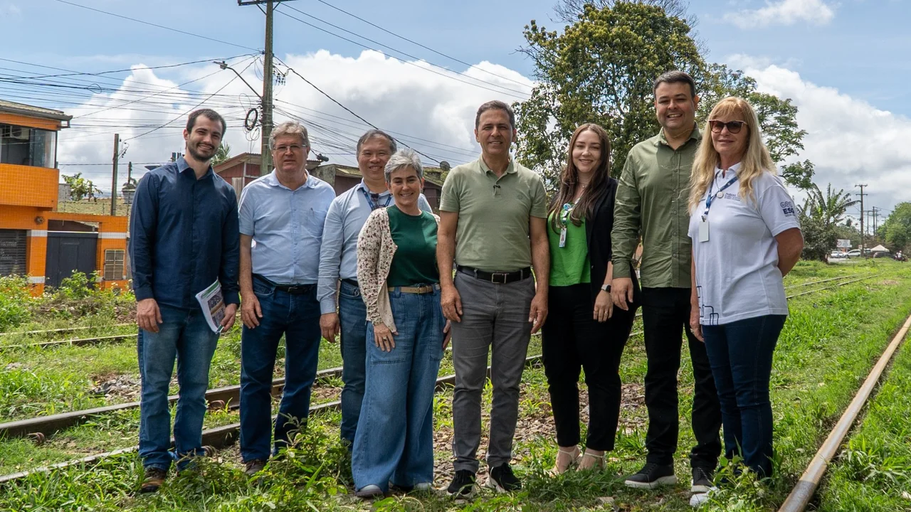 Visita técnica na Avenida Roque Vernalha marca avanço da maior obra da história de Paranaguá